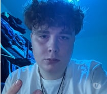 Bisexual, vers and open to anything, based in london