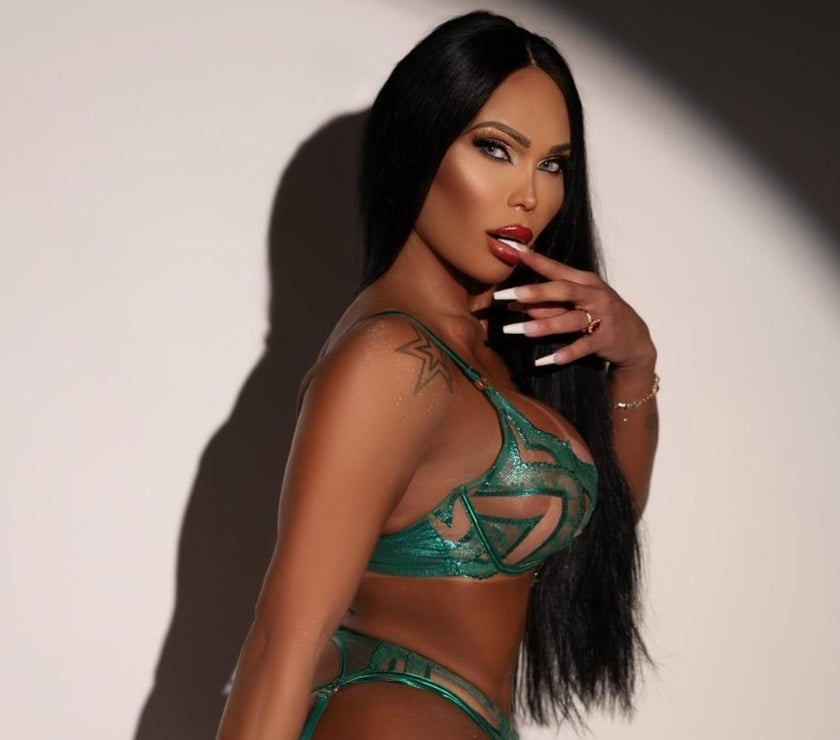 Trans Luton Town Centre Luton - Photos for XXL TS Mayara Pornstar