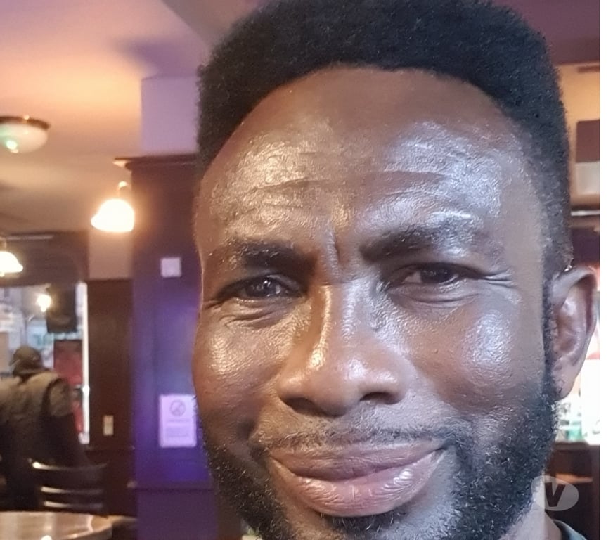 adult personals Barnet Edgware Station - Barnet - Photos for Genuine man seeking intimate connection