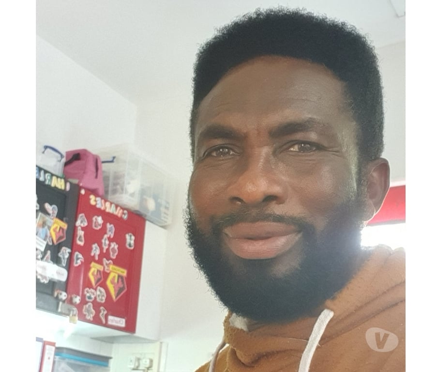 adult personals Barnet Edgware Station - Barnet - Photos for Genuine man seeking intimate connection