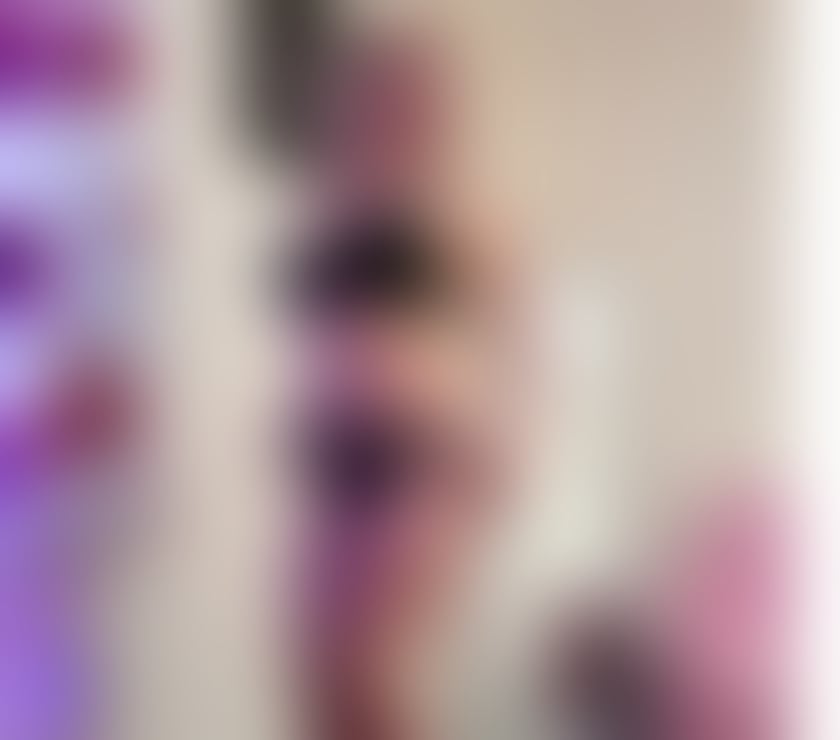 Escorts West Yorkshire Leeds - Photos for Milf 45 yers old. Outcall & incall. Whatsapp web