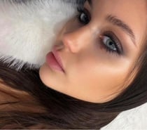 Playful & Feminine Companionship