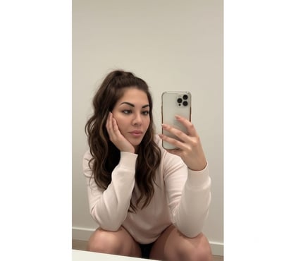 Photos for Laura come back to town ! Full party!! best owo!