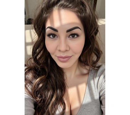 Photos for Laura new girl in town! Full party!!