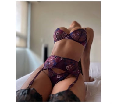 Trans Acton Central Station West London - Photos for MYRELLA BRAZILIAN ❤️‍🔥