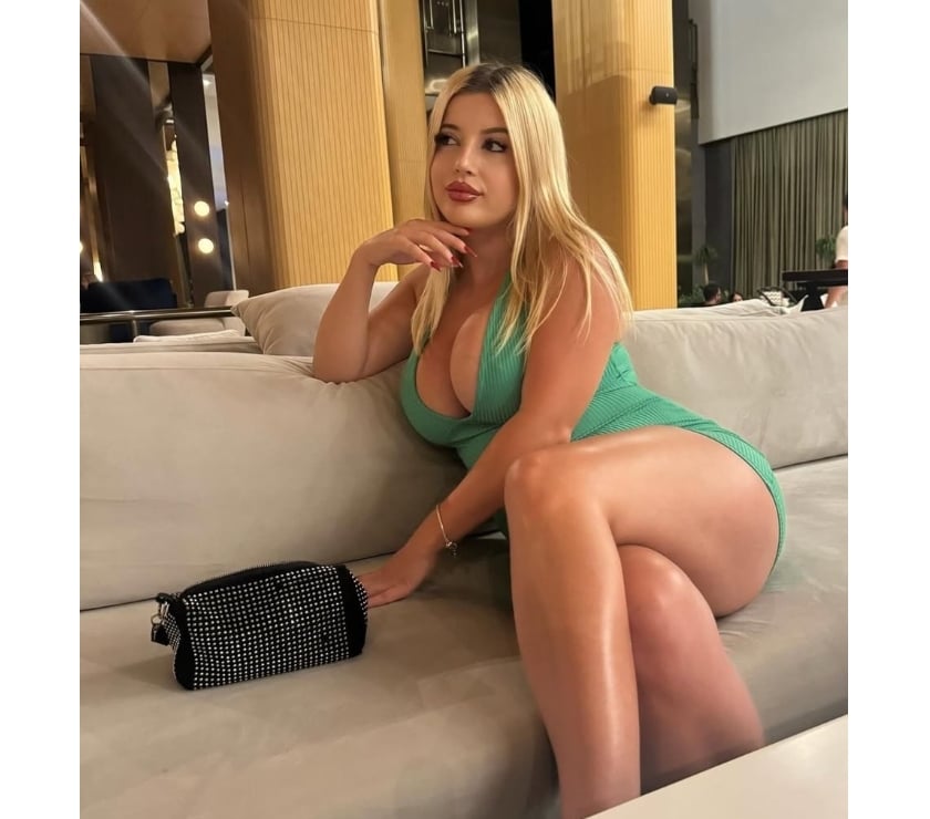 Escorts Romford Havering - Photos for Emma More details on WhatsApp