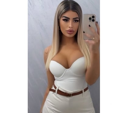 Escorts Romford Havering - Photos for Emma More details on WhatsApp