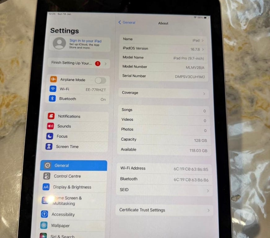 Mobile Phones Glasgow Glasgow City Centre - Glasgow - Photos for hello i want to sell my ipad