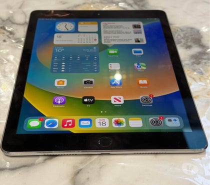 Mobile Phones Glasgow City Centre Glasgow - Photos for hello i want to sell my ipad