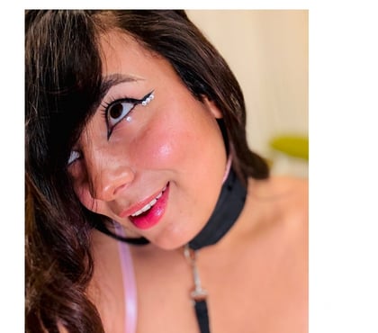 Photos for 😈Beautiful Latina girl 🍑I like the party I'm 100% real