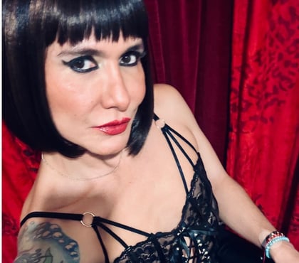 Trans Stratford Station East London - Photos for 🔝TOPTVJUNOT 🔝unmissable Colombian 🇨🇴 goddess