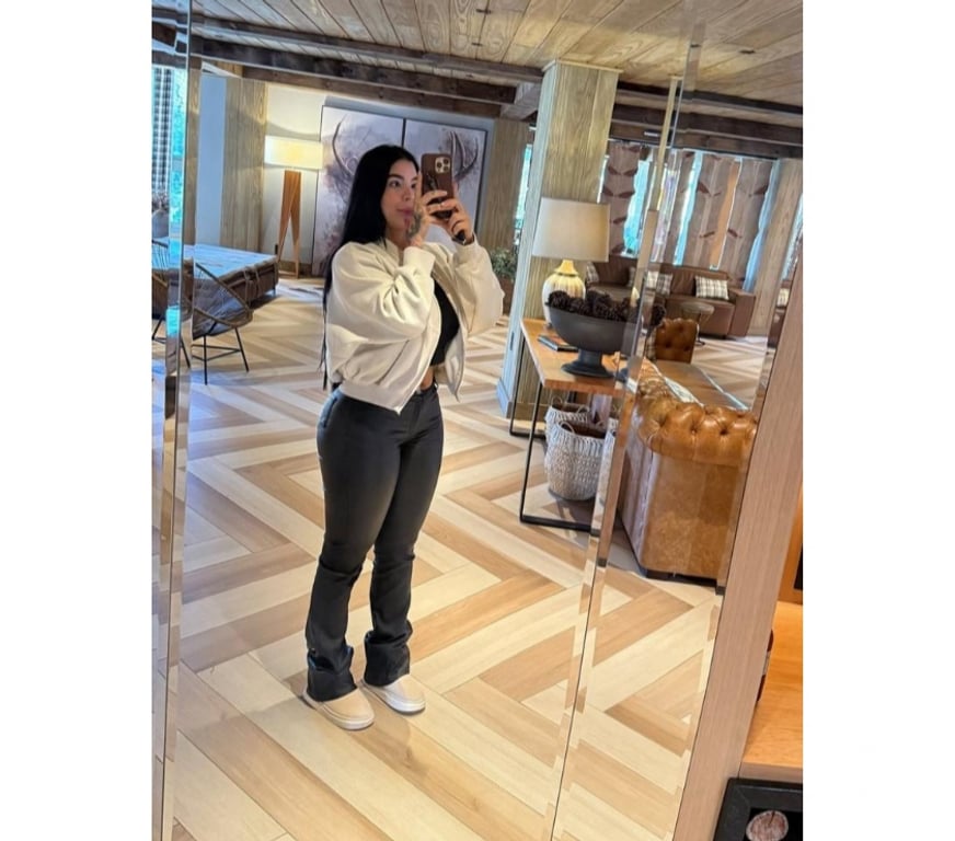 Escorts Surrey Spelthorne - Photos for Amazing Brazilian girl love party