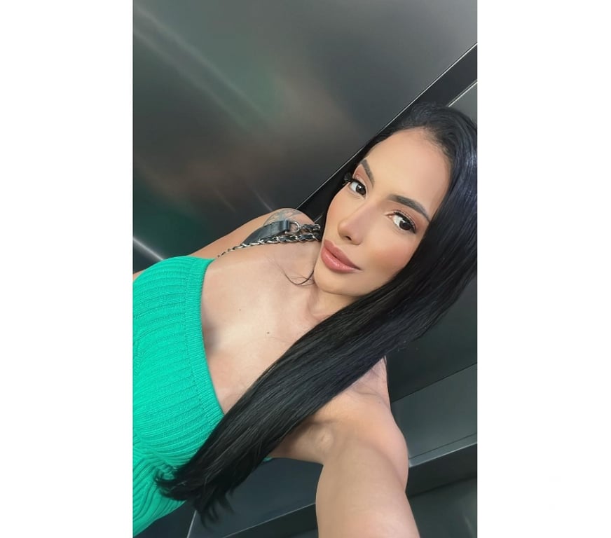 Escorts South West London Cromwell Road - South West London - Photos for 🎉🔥 Paola A–LET’S GET THIS PARTY STARTED!🍸