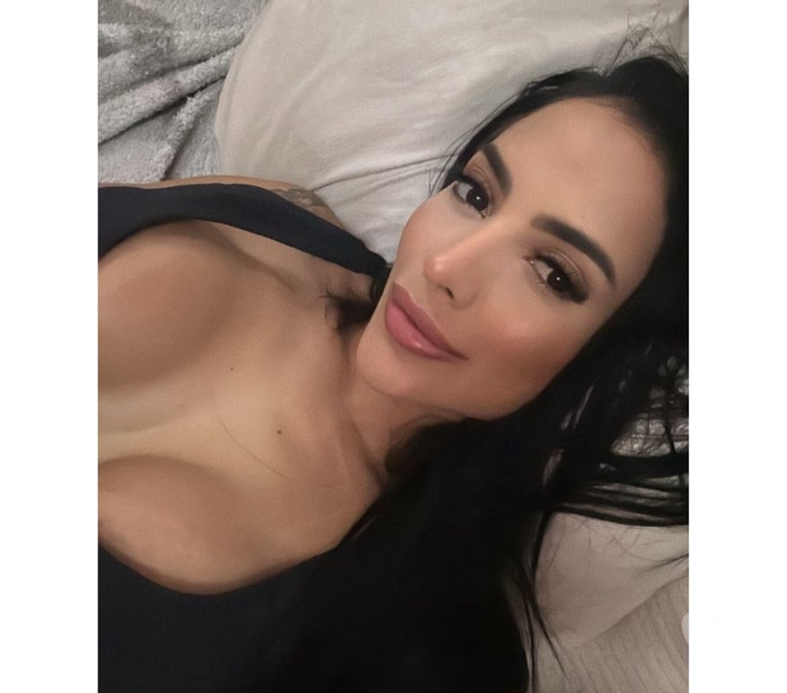 Escorts Barnet Edgware - Barnet - Photos for 🎉🔥 Paola A–LET’S GET THIS PARTY STARTED!🍸