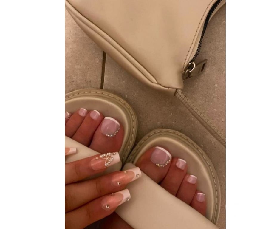 Escorts Essex Chelmsford - Photos for Hijab Zara AVAILABLE PARTY GIRL-REAL PHOTO