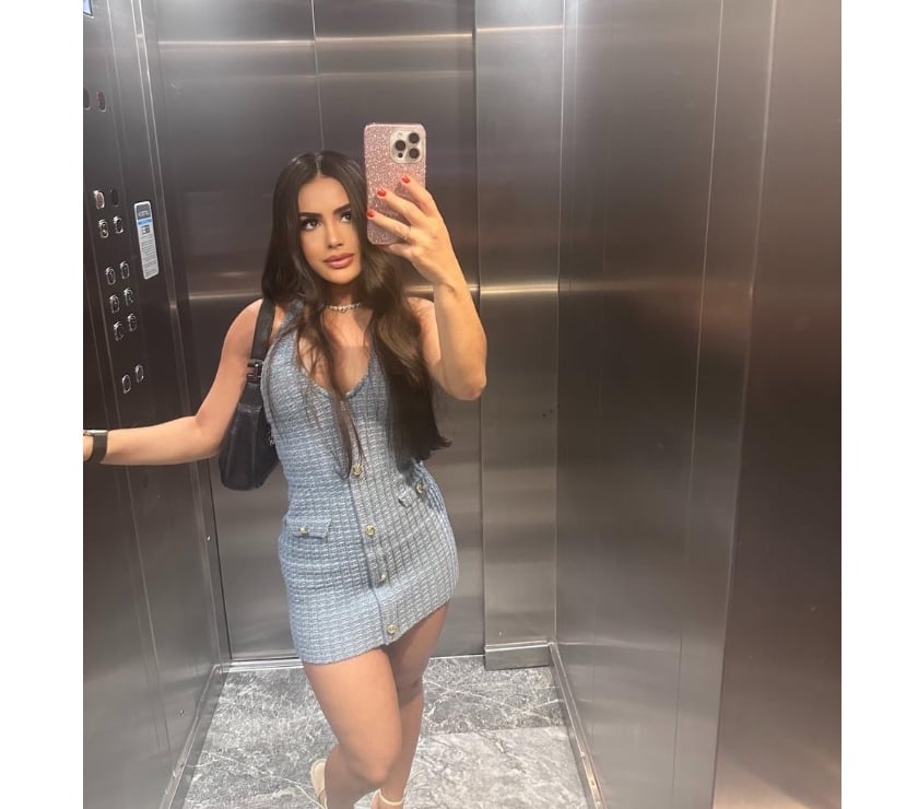 Escorts East London Gants Hill Station - East London - Photos for Brunette Party Girl Brazilian Model Vanessa