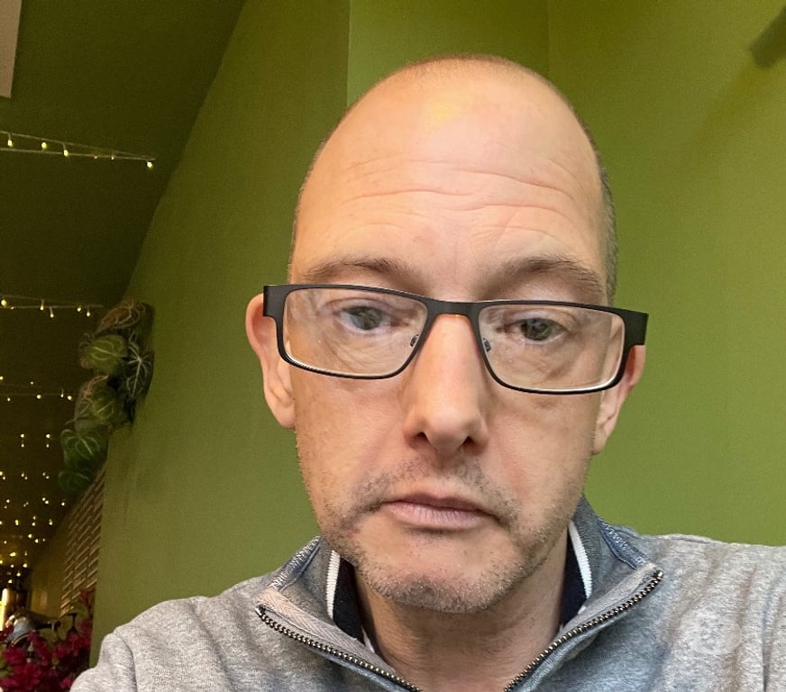 Local Swingers Surrey Waverley - Photos for A bi curious guy is looking to be trained in the art of pbi