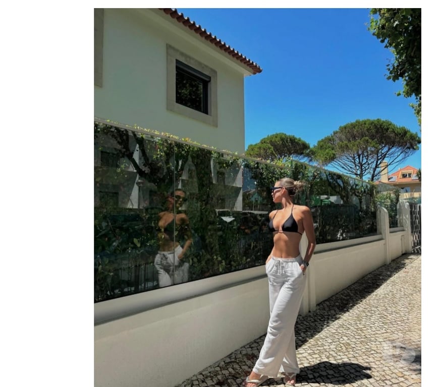 Escorts West London Shepherd`s Bush Station - West London - Photos for Massage Therapy