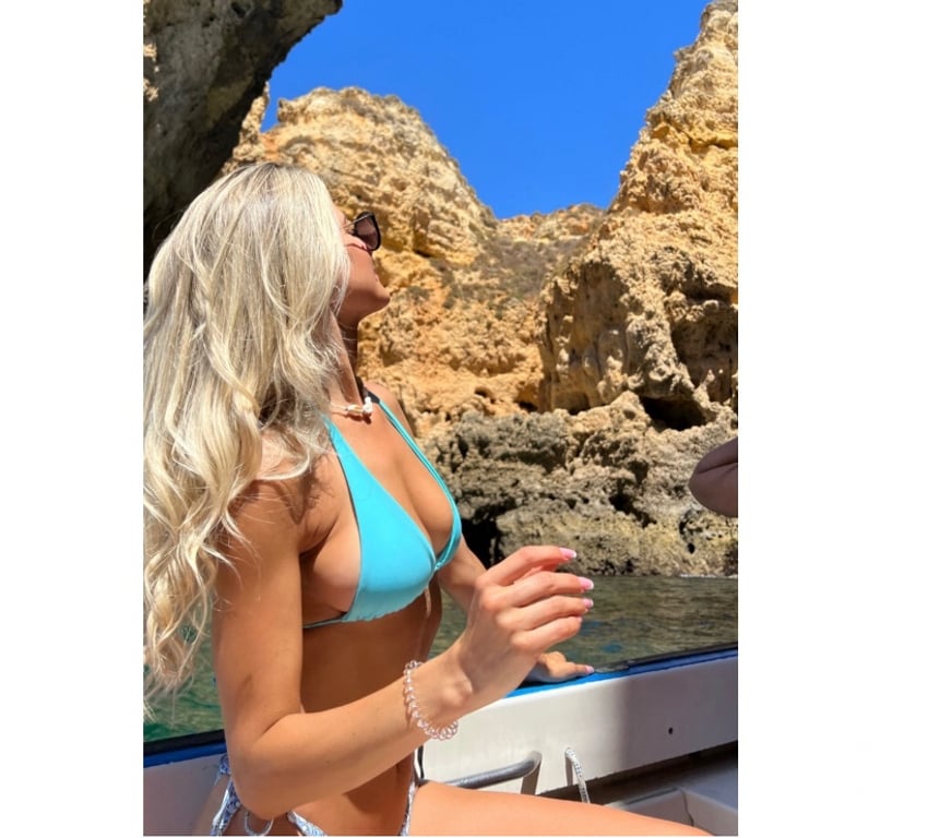 Escorts West London Shepherd`s Bush Station - West London - Photos for Massage Therapy