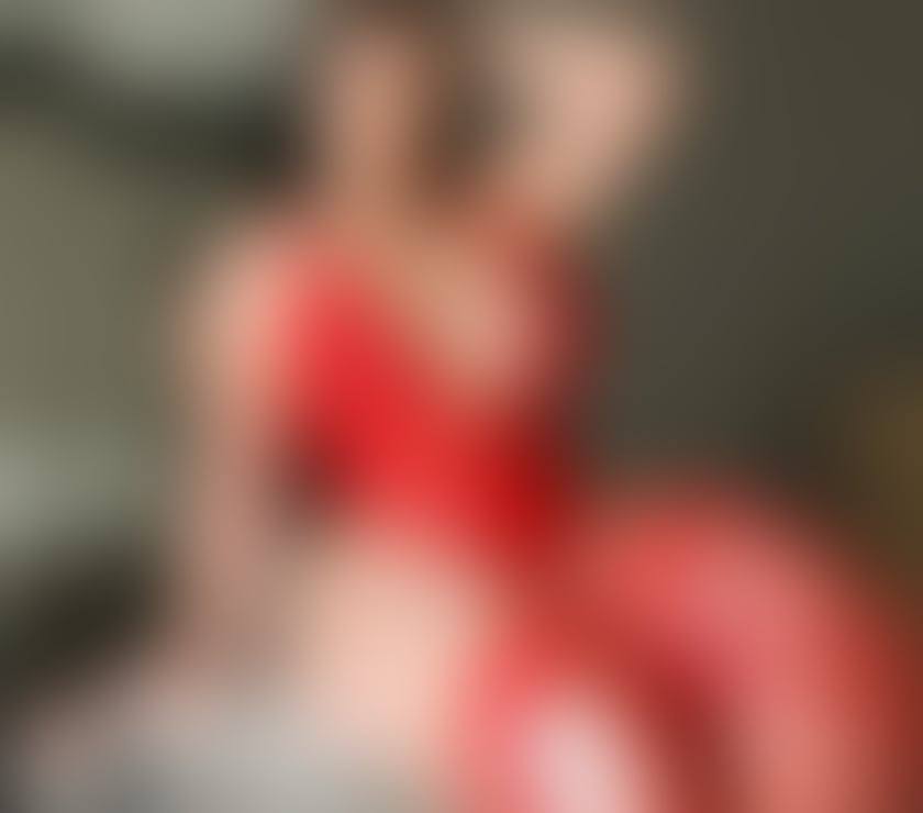  Escorts Luton Town Centre Luton - Photos for Elly is a stunning girl, curvy whit big tits and a huge ass