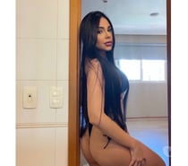 🍒NAUGHTY 🪩 🔝HOTTEST BRUNETTE 🔝PARTY