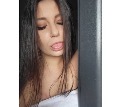 Photos for New GirlNextDoor 💖 LE3 0HH