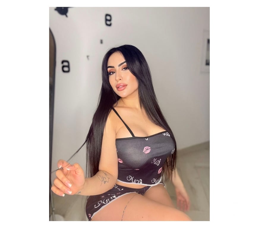 Escorts Glasgow Glasgow City Centre - Glasgow - Photos for 🍒NAUGHTY CHRIS 🪩 🔝HOTTEST BRUNETTE 🔝PARTY