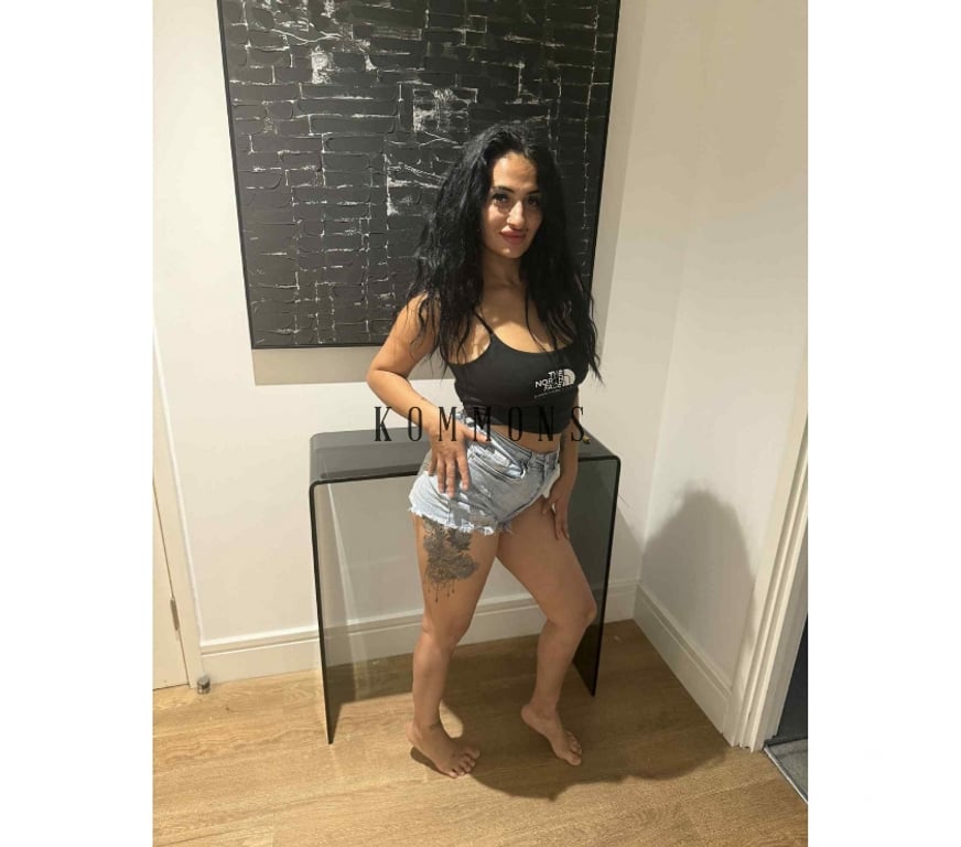 Escorts East London Newham - Photos for Hot😈 Brunette now in town🥰 Natalya