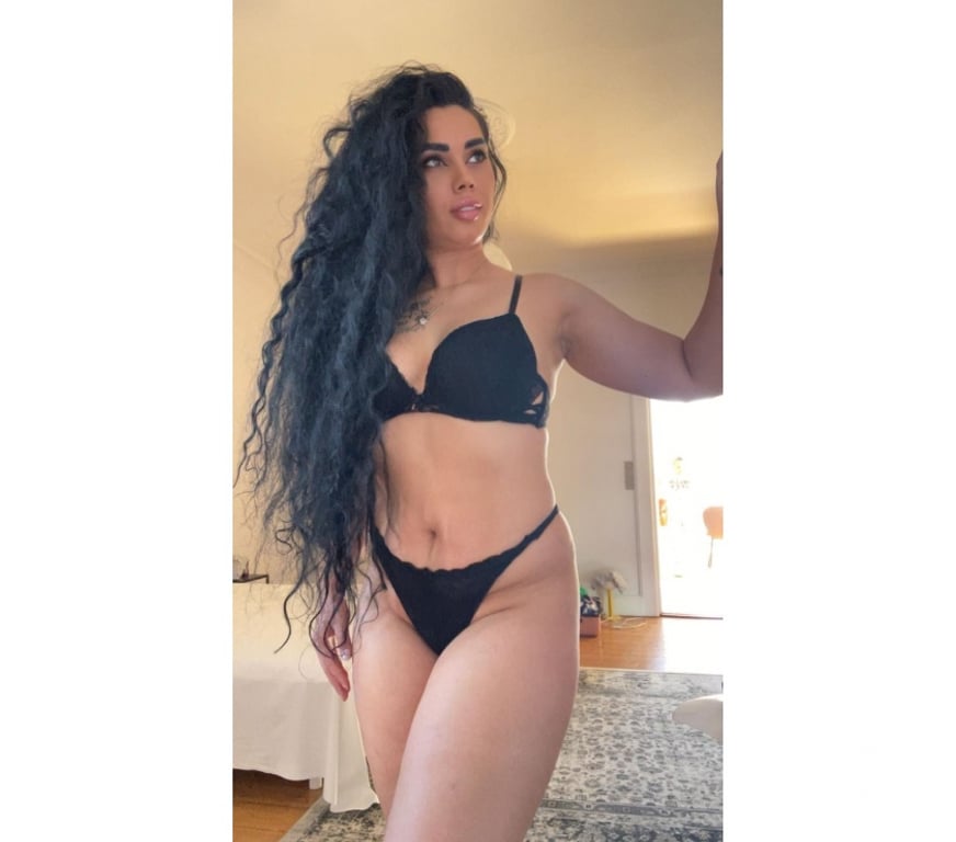 Escorts East London West Ham - East London - Photos for ✨DELICIOUS CURVY BODY✨PARTY AVAILABLE 🥂