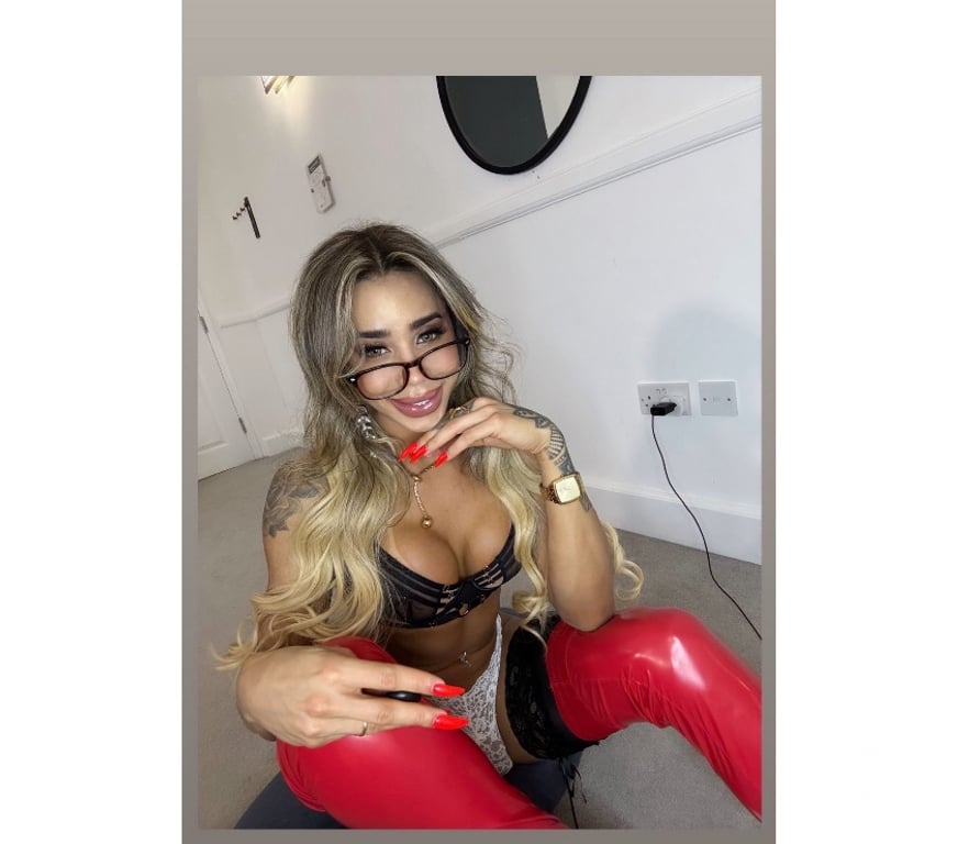 Trans Escorts West London West Kensington Station - West London - Photos for Laylinha LeBlanc sexy hot 🔥😈🍓😍
