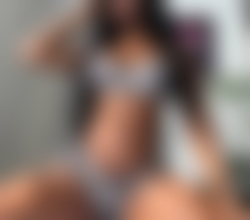 Escorts East London Redbridge - Photos for AMAZING CURVY YOUNG & PRETTY FIRST TIME