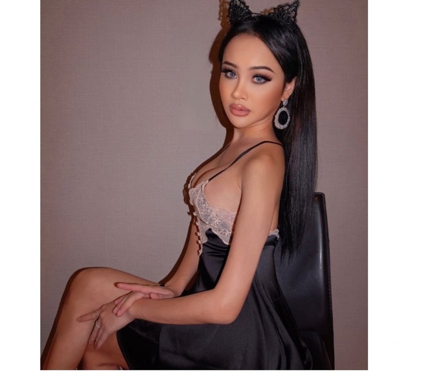 Escorts West London Paddington (H&C Line) Station - West London - Photos for Trans model NANA