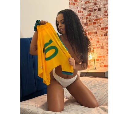 Escorts Birmingham City Centre Birmingham - Photos for Elegant Brunette – Soft Curves & Gentle Charming