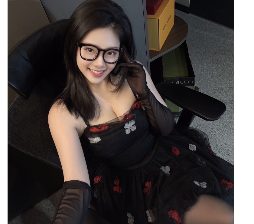 Escorts Woolwich Arsenal East London - Photos for ❤️Amazing Asian girl Kiki sososo cute🥰💋London