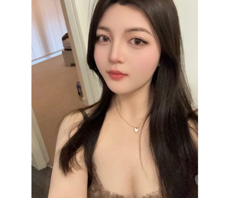 Escorts East London Woolwich Arsenal - DLR Station - East London - Photos for ❤️Amazing Asian girl Kiki sososo cute🥰💋London