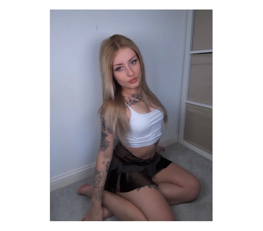 Escorts Belfast Belfast City Centre (South) - Belfast - Photos for 😚Friendly Blonde – Relax & Enjoy Your Time 😘