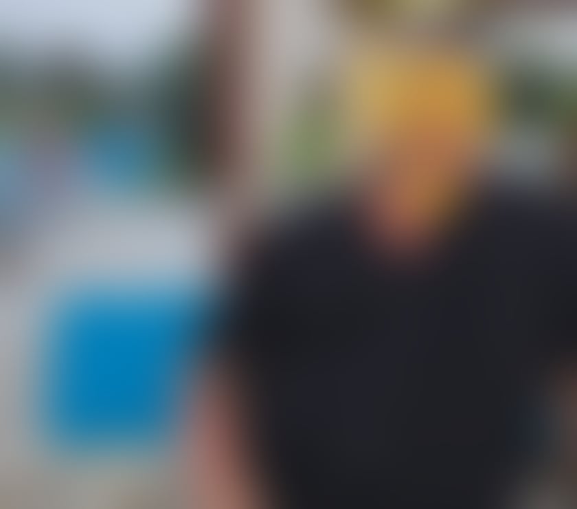 adult personals Hertfordshire St. Albans - Photos for I'm 45, 6 feet, looking for a girls ore ladies