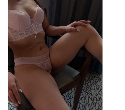 Escorts Harrow & Wealdstone Station Harrow - Photos for New in town! Party girl call me outcall only!!