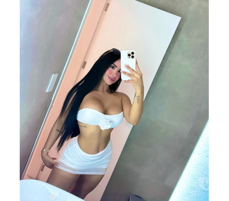 Escorts East London Havering - Photos for 🌟HOT BRUNETTE🔥JUICY BODY🍑PARTY TIME