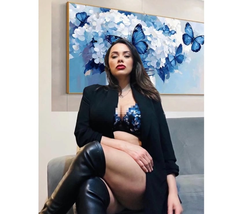  Escorts & Erotic Massage Reading Town Centre Reading - Photos for Sabrina confident, fun, and captivating.