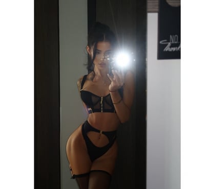 Escorts Southall Ealing - Photos for Curvy and appetizing brunette new in town no rush
