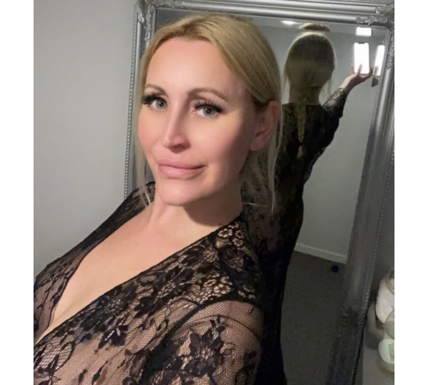 Adult Entertainment Shropshire Telford and Wrekin - Photos for Mature blonde Queen