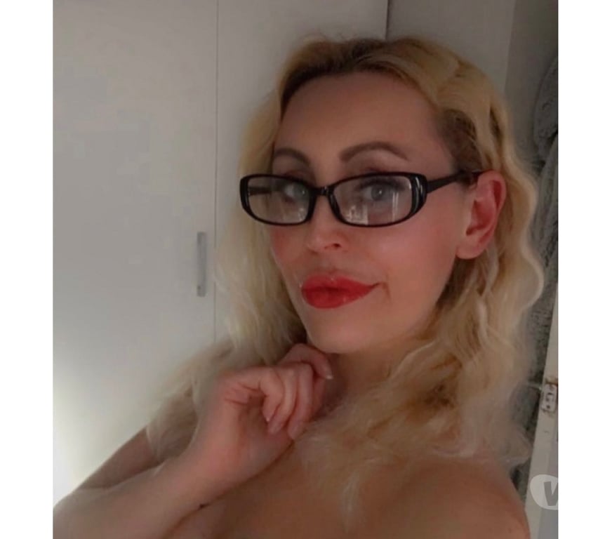 Adult Entertainment Shropshire Telford and Wrekin - Photos for Mature blonde Queen (07938104832)