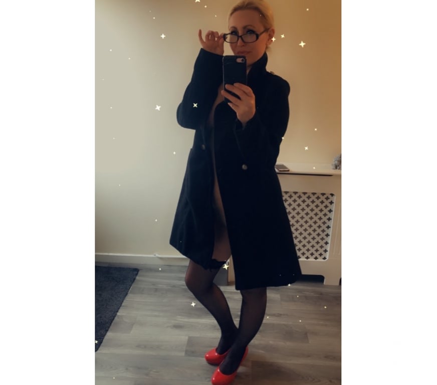 Adult Entertainment Shropshire Telford and Wrekin - Photos for Mature blonde Queen