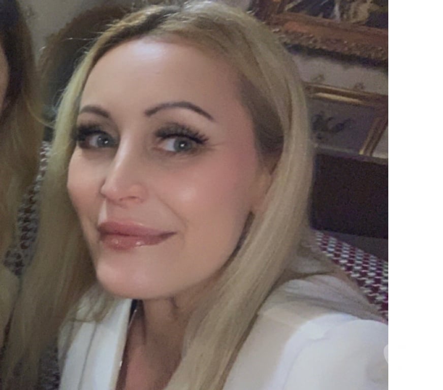 Adult Entertainment Shropshire Telford and Wrekin - Photos for Mature blonde Queen