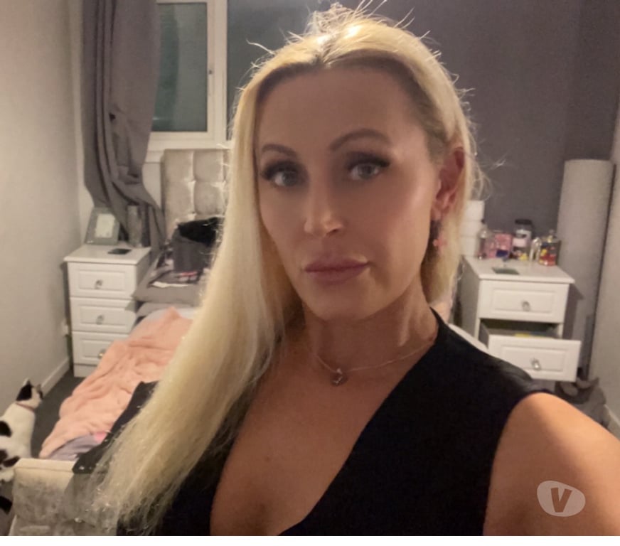 Adult Entertainment Shropshire Telford and Wrekin - Photos for Mature blonde Queen