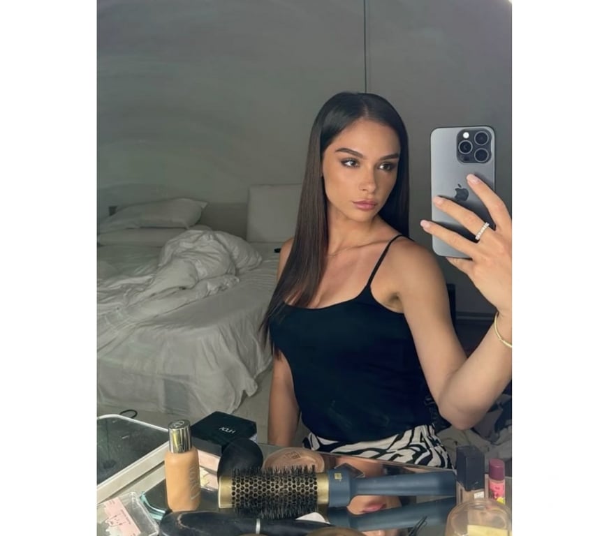 Escorts Central London Oxford Circus - Central London - Photos for Victoria – Sweet Lips, Dangerous Curves 😈 London