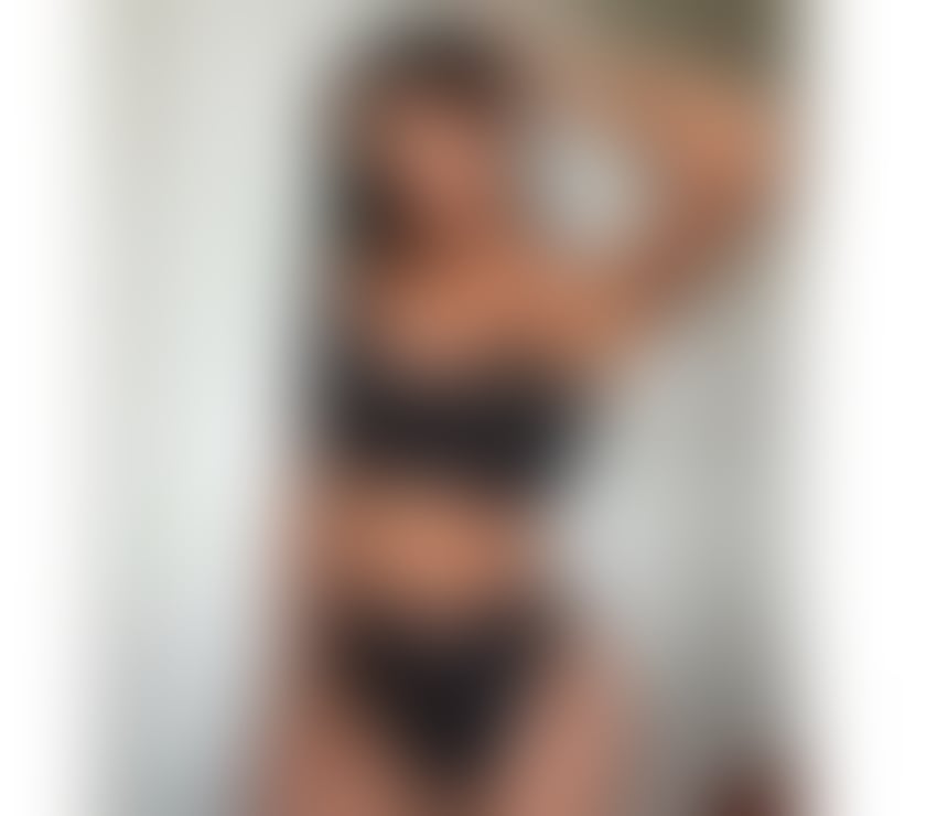 Mirela 🦋🧁best owo💦party girl 🎉