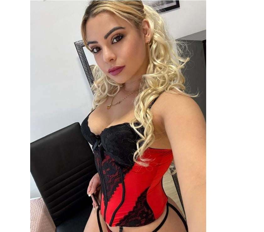  Escorts Falkirk Town Centre Falkirk - Photos for NEW IN TOWN BUSTY BELLA GFE LATINA 💋