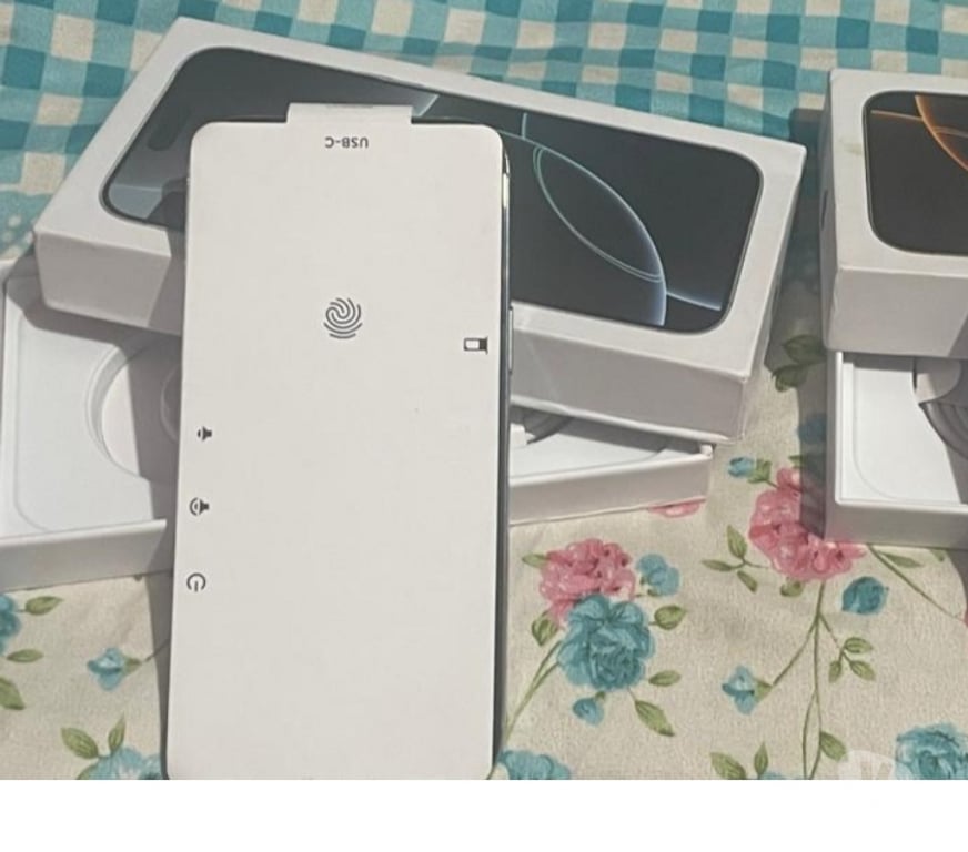 Mobile Phones South West London Balham - South West London - Photos for Phone 16 pro maxx for sell